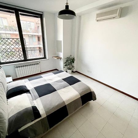 Mecenate Metropolitan Flat Apartment Милано Екстериор снимка
